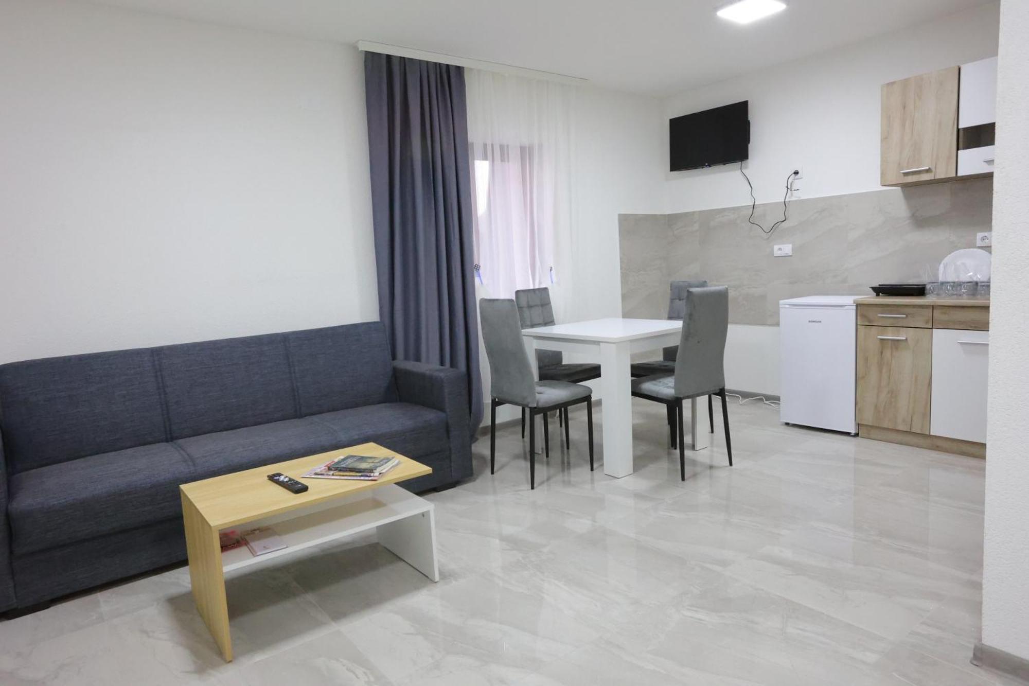 Ivan'S Guesthouse Paraćin Dış mekan fotoğraf